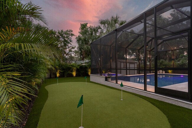 Building Photo - 109 W Hollywood St