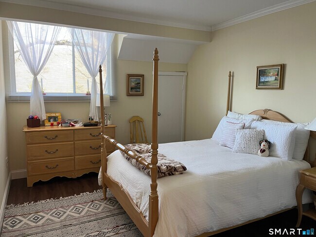 Building Photo - 167 Heritage Vlg