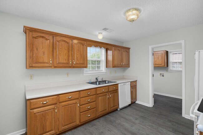 Building Photo - 463 David Reed Dr