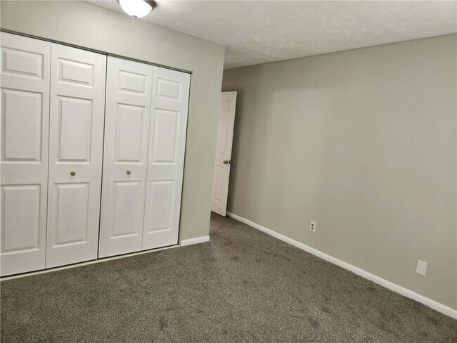 Building Photo - 169 Governors Dr