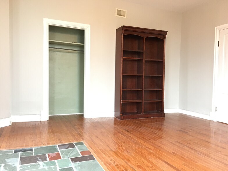 Building Photo - 165 Morewood Ave