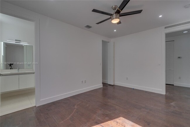 Building Photo - 9870 NW 74th Terrace