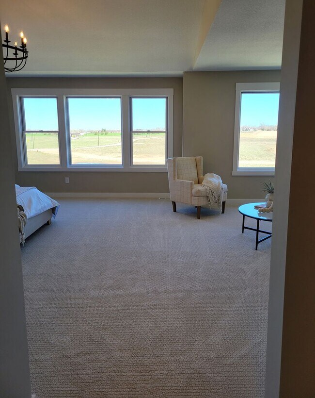 Building Photo - Executive Luxury Rentals