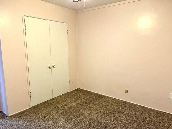 Building Photo - 4 Bedroom Single Family Home in Phoenix