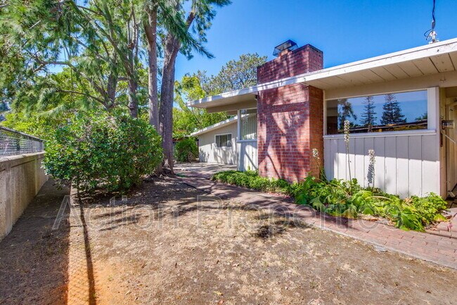 Building Photo - 3974 Duncan Pl