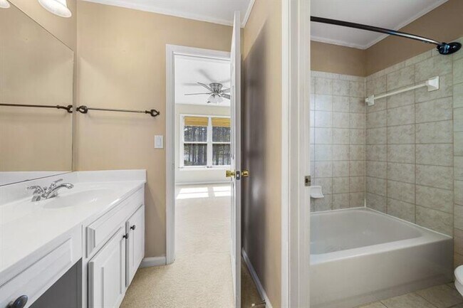 Building Photo - 130 Candler Ct