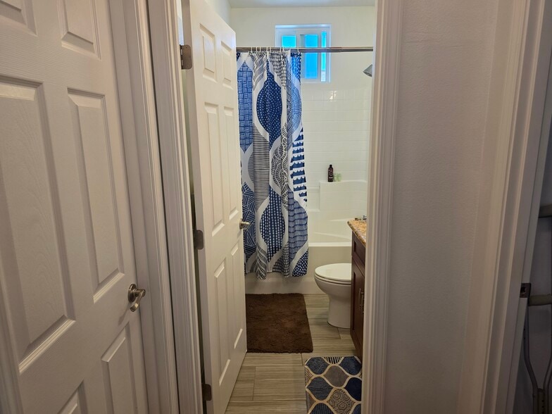 Building Photo - 1367 Kakae Pl