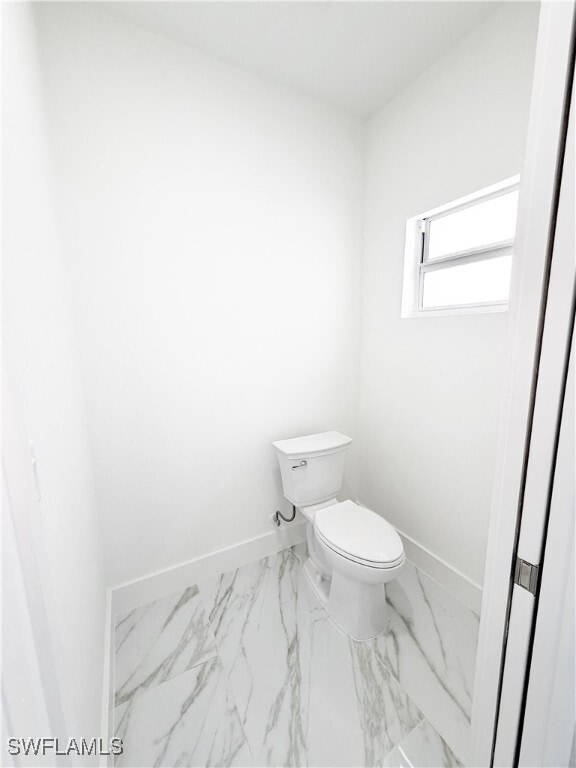 Building Photo - 852 Chipley St E