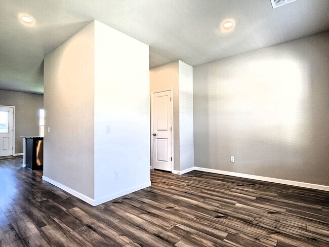 Building Photo - 1616 Amaranth Ln