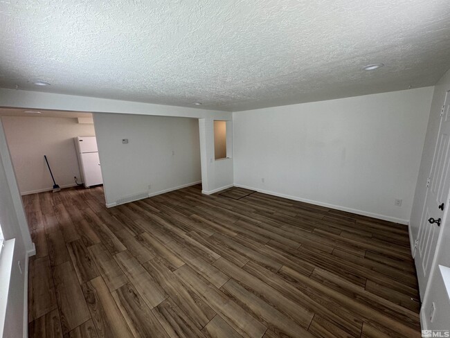 Building Photo - 6825 Lotus St