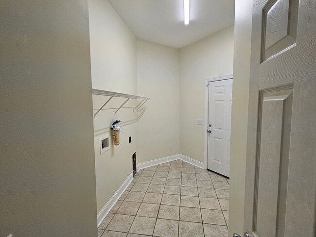 Building Photo - Beautiful 3 Bedroom 2 bath Home in Hampste...