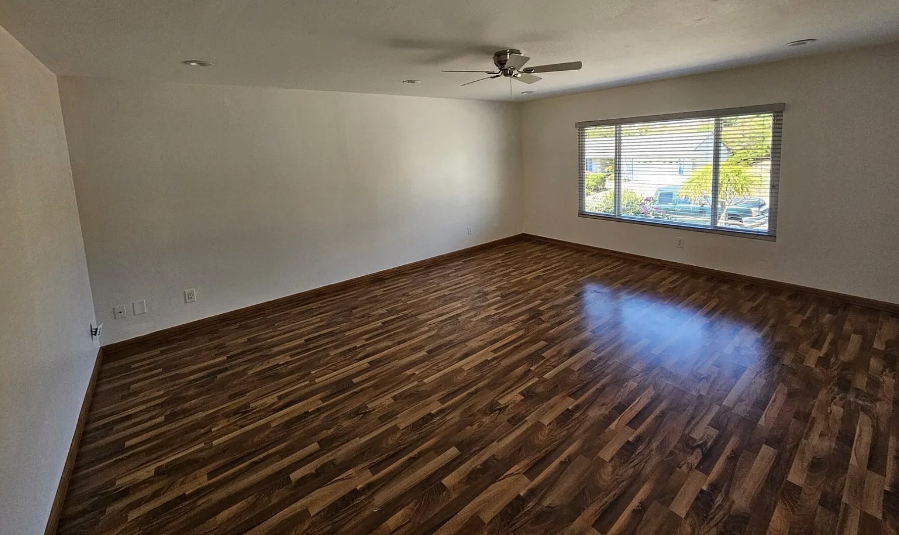 Building Photo - 2127 Hanford Dr