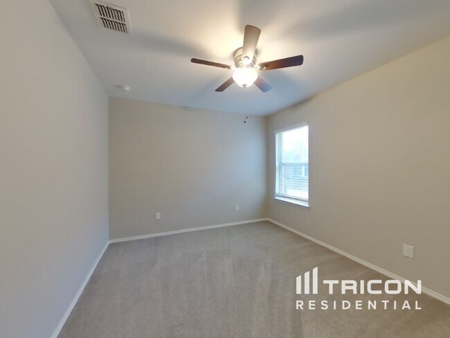 Building Photo - 14605 San Pablo Dr