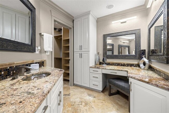 Building Photo - 2785 Bayside Dr S