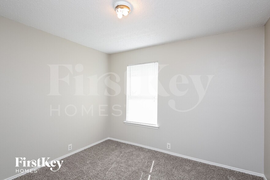 Building Photo - 820 Monette Dr