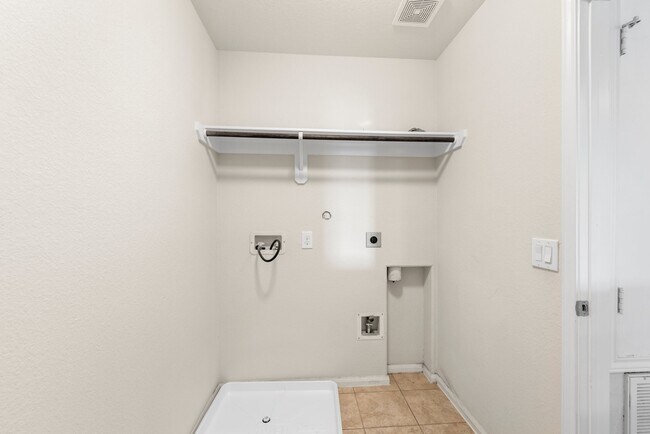 Building Photo - 15406 Grand Sage Dr