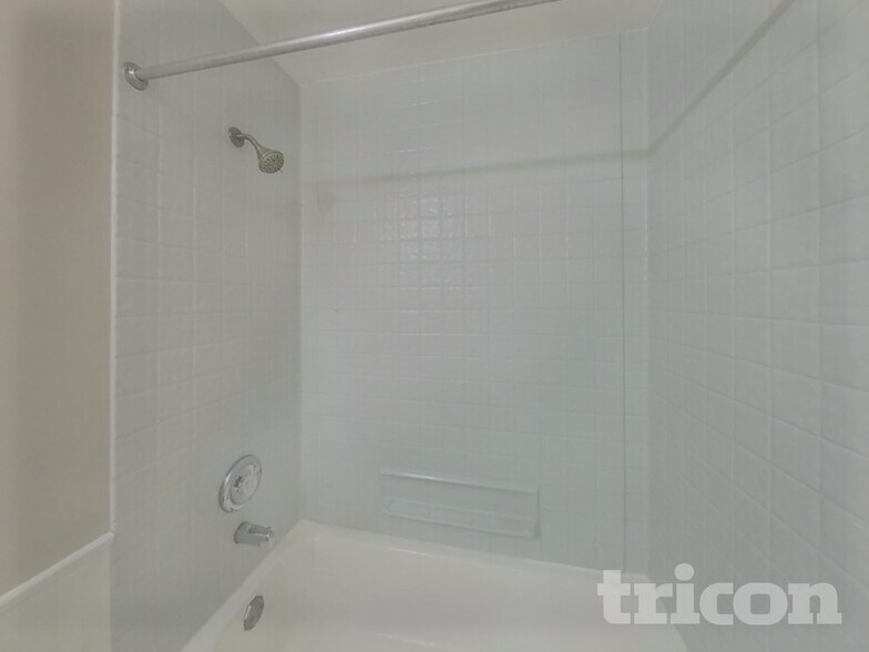 Building Photo - 1235 Casa Solana Dr