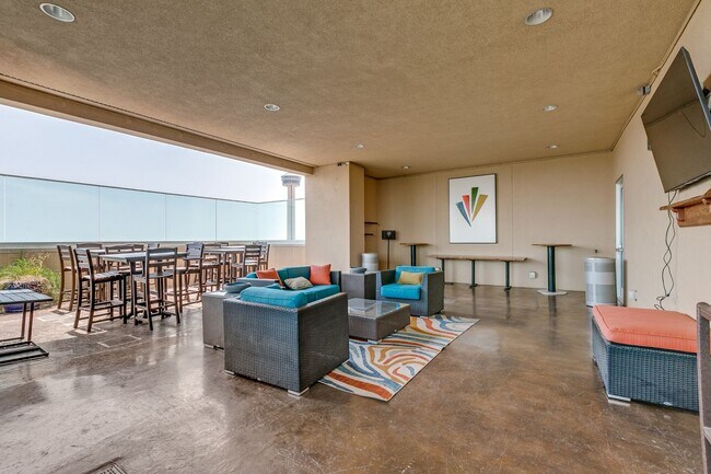Building Photo - GORGEOUS FURNISHED CONDOMINIUM WITH GREAT ...