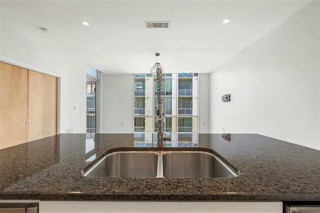 Building Photo - 1600 Barton Springs Rd
