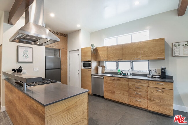 Building Photo - 307 S Citrus Ave