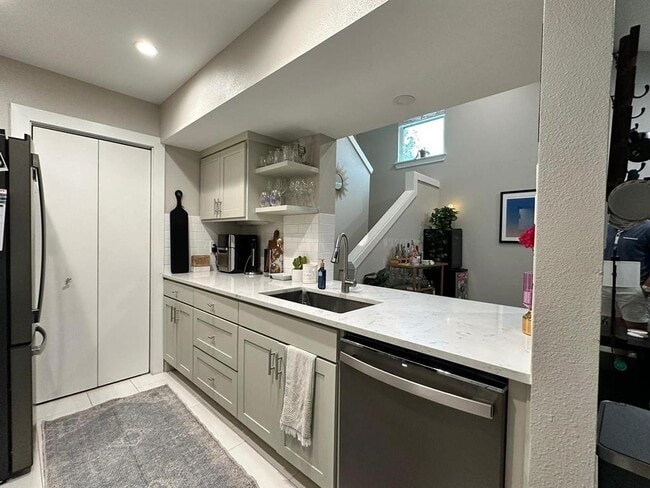 Building Photo - 1712 Cinnamon Path