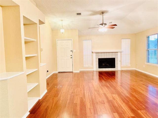 Building Photo - 2921 Lake Valley Dr