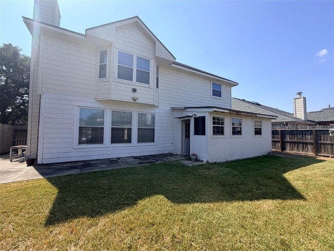 Building Photo - 12211 Meadow Crest Ct