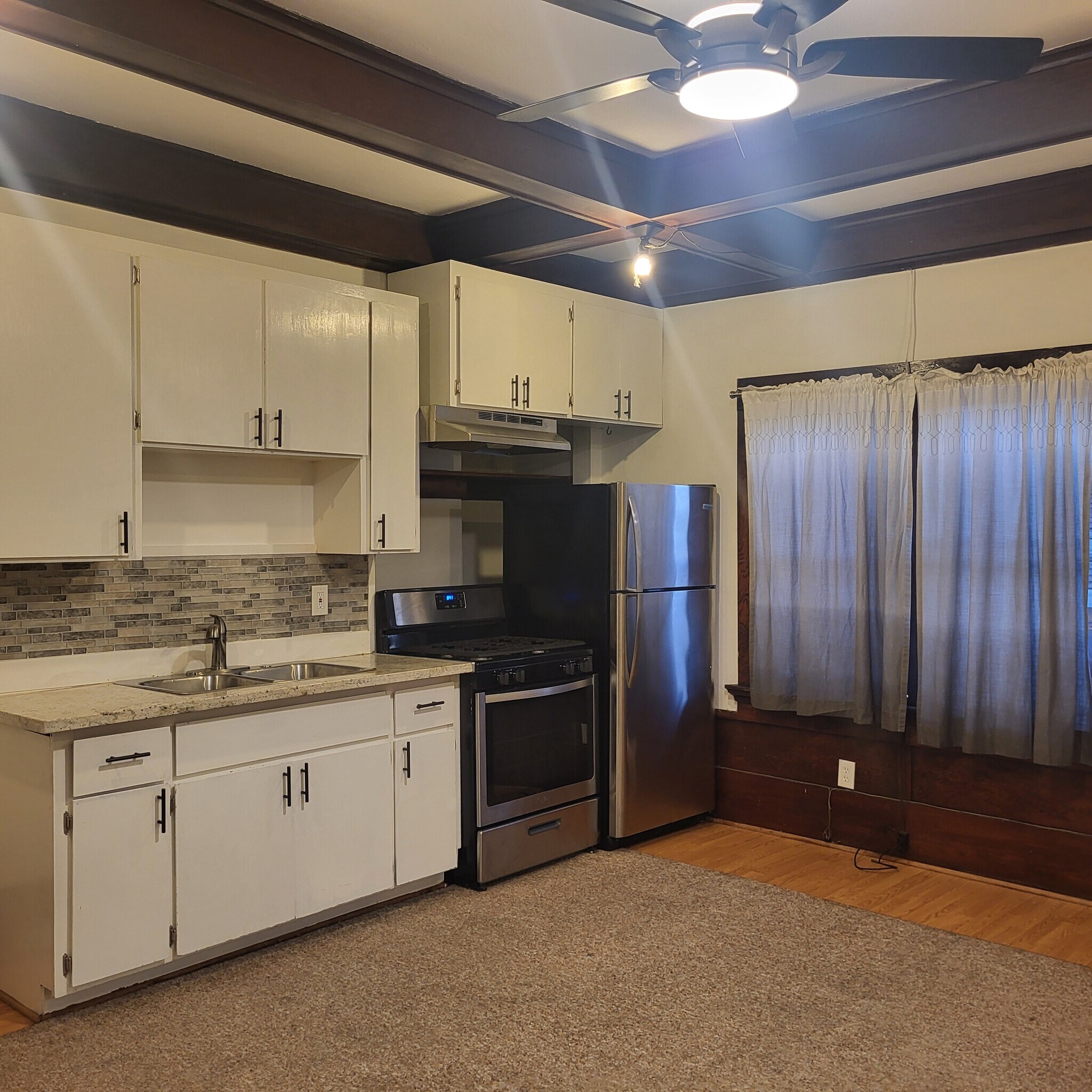 Building Photo - 1428 78th Ave