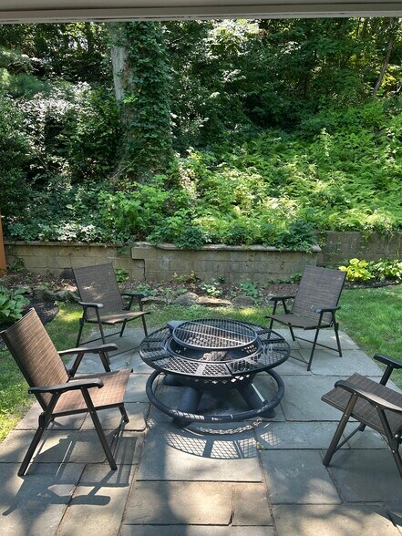 Patio - 52 Hammond Rd
