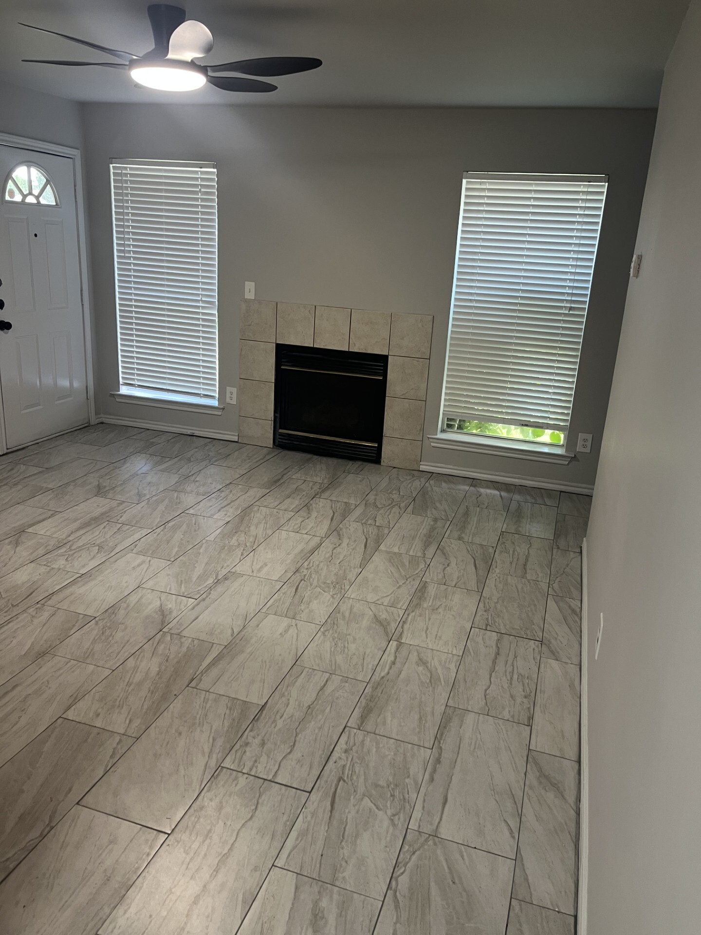 Living room - 2760 Sunset Strip Dr