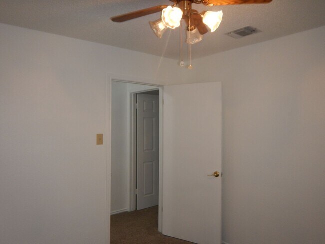 Building Photo - 5906 Spring Crossing