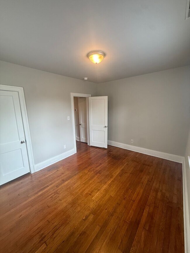 Building Photo - 2-bedroom 1 bathroom Cottage on a large lot with 2 large storage building on site