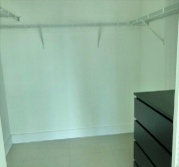 Building Photo - 950 Brickell Bay Dr