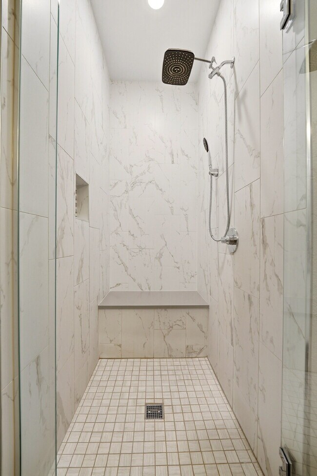 Building Photo - $3,045.95 with $400 off the first month's rent, 2 Beds - 2 Bath, Condo in Denver with Unobstructe...