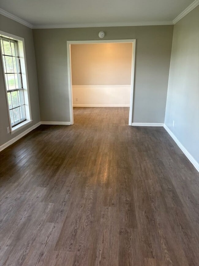 Building Photo - Renovated 4 Bedroom 2 Bath Home for Rent!
