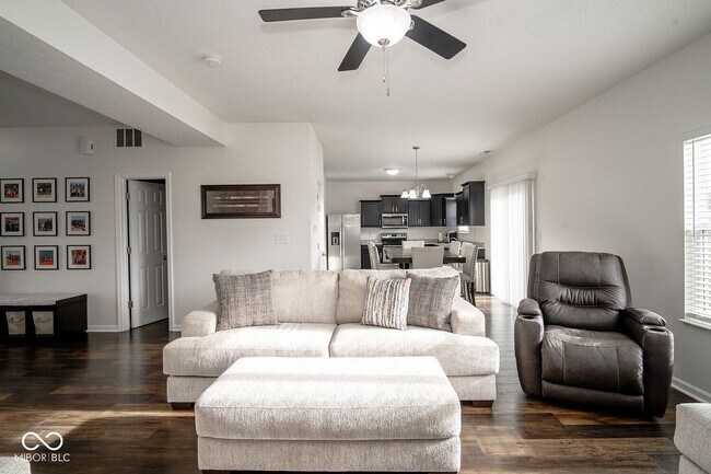 Building Photo - Spacious 4-Bedroom Home with Walk-In Closet & Community Pool in Greenwood