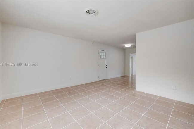 Building Photo - 1601 SW 32nd Pl