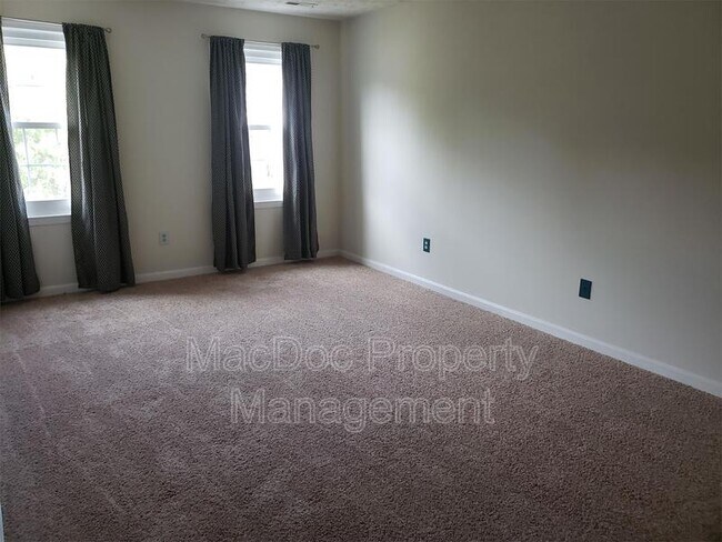 Building Photo - 7620 Regency Glen Dr
