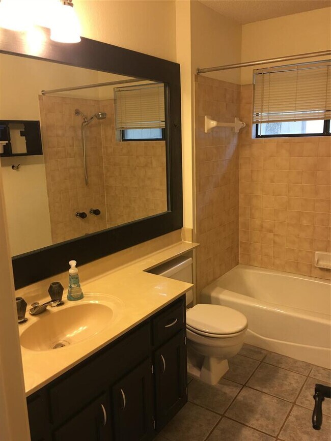 Building Photo - 12304 Boneta Cove