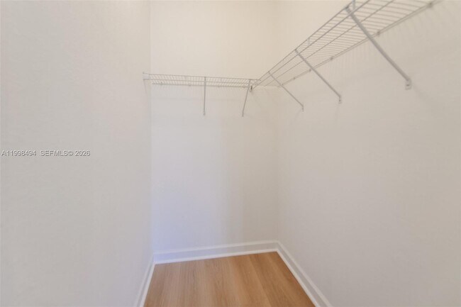 Building Photo - 640 NE 207th St