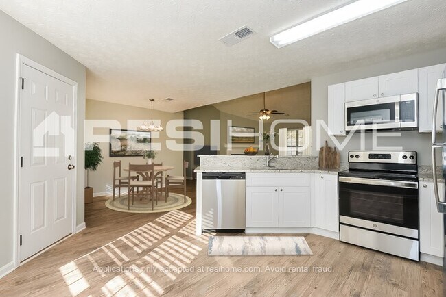 Building Photo - 1841 Killarney Dr SW