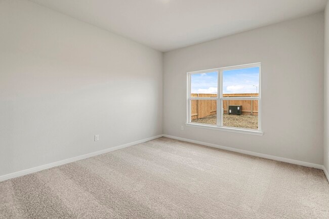 Building Photo - 425 Polly Grv Dr