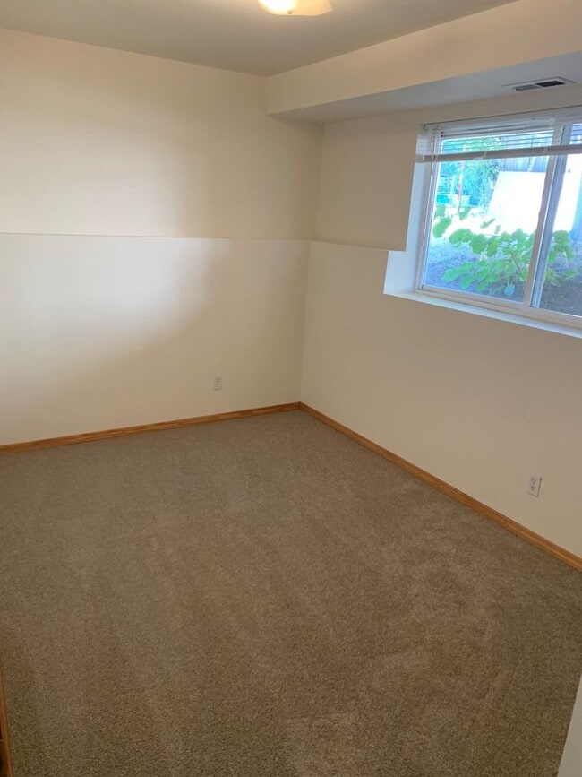 Building Photo - Newly remodel 4 bed 3 bath home in Shoreline