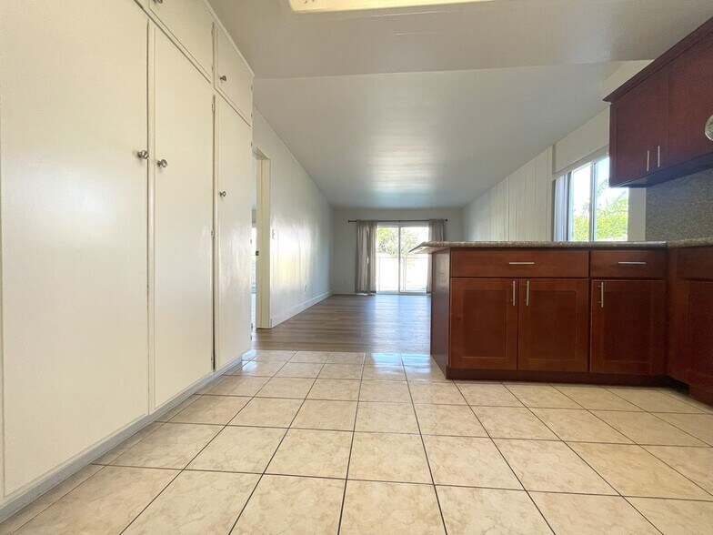 Building Photo - 12237 Christopher Ln