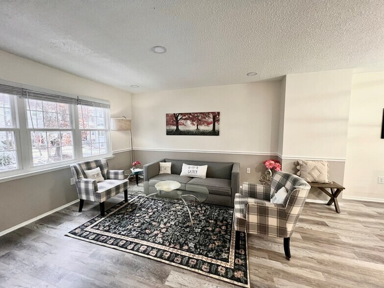 Building Photo - 2361 Hunters Square Ct