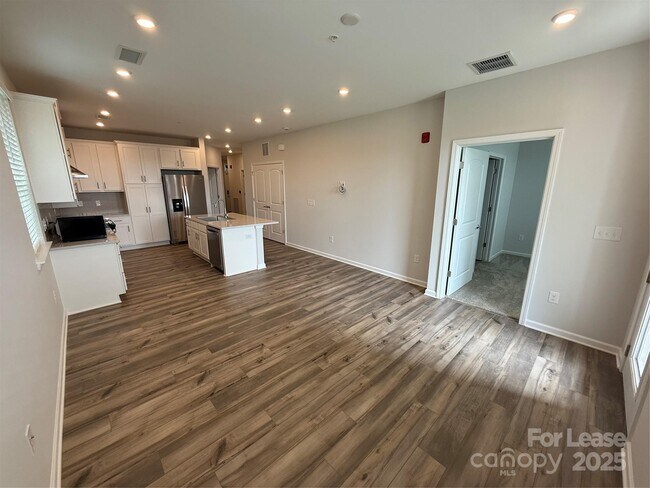 Building Photo - 4455 Reed Crk Dr