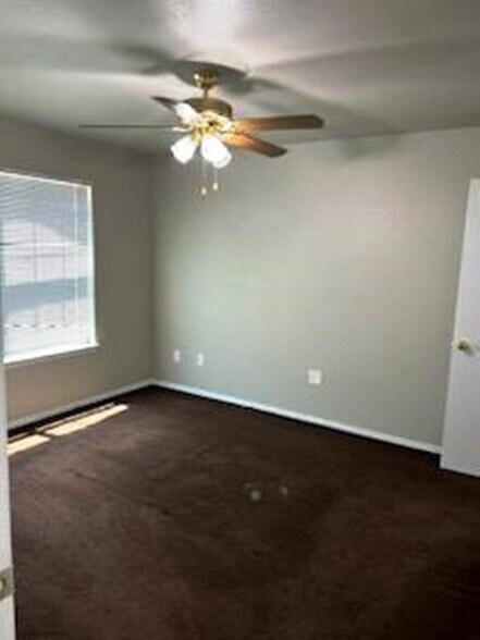 Building Photo - 308 S Calhoun St