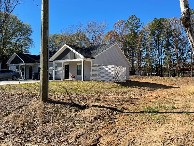 Building Photo - 710 Irene Ave