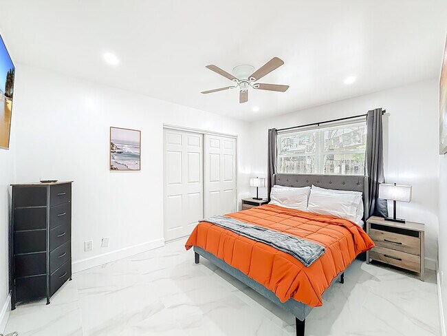 Building Photo - 635 Kingbird Cir