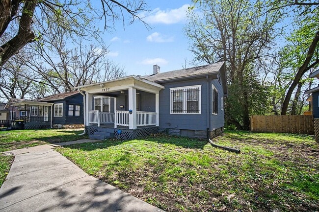 Building Photo - Cozy 2 Bed, One Bath Home In Downtown Kansas City!